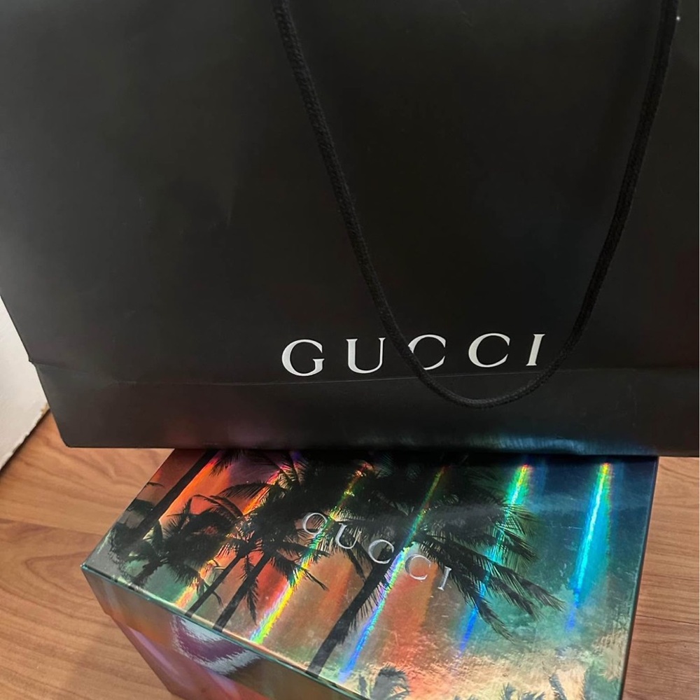 Gucci Black Shopping Bag with Holographic Box